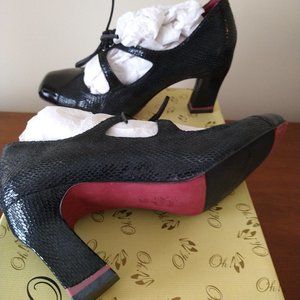 Oh! Alana Black Leather Python heels used